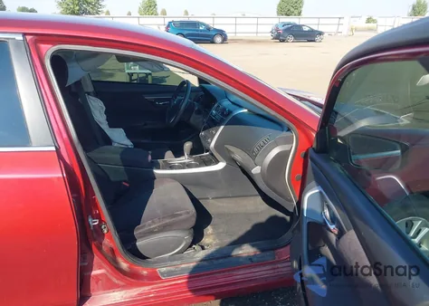 2013 Nissan Altima 2.5 S z USA, uszkodzony, nr VIN 1N4AL3AP5DN550348